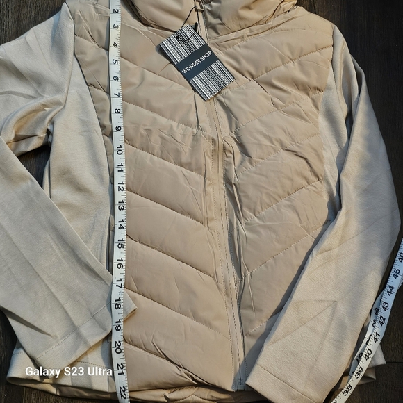 NWT Extra light black Puffer Jacket - Picture 7 of 16